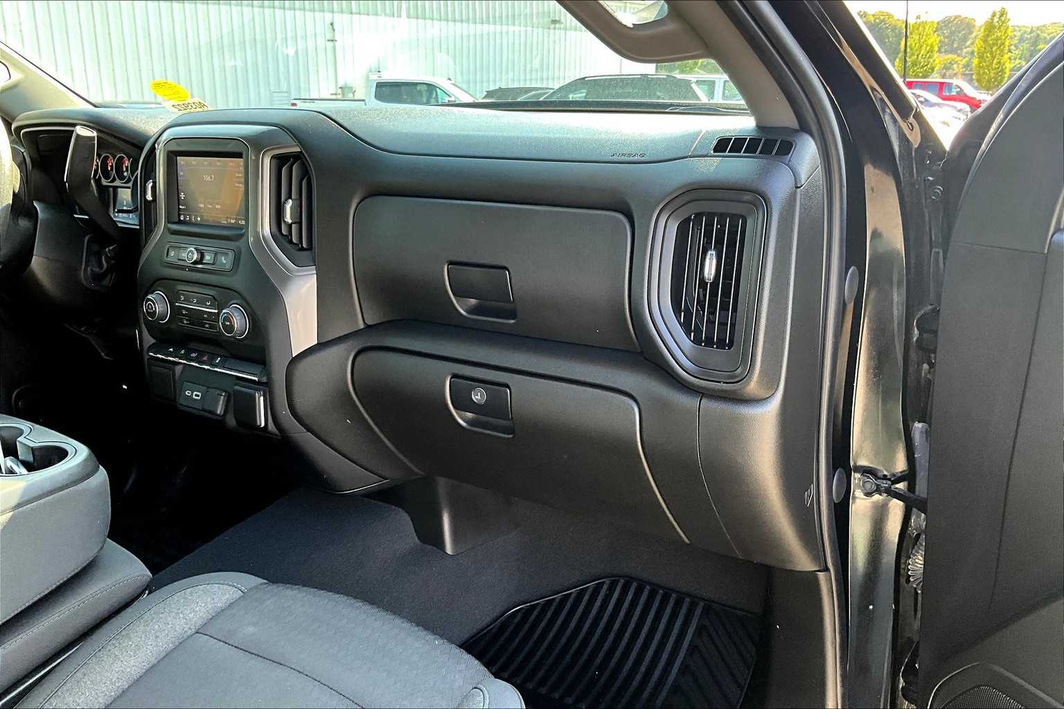 2022 Chevrolet Silverado 1500 Custom - Photo 13