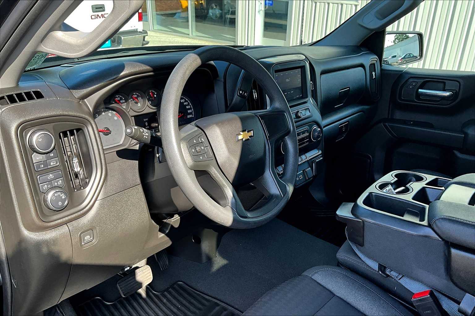 2022 Chevrolet Silverado 1500 Custom - Photo 8