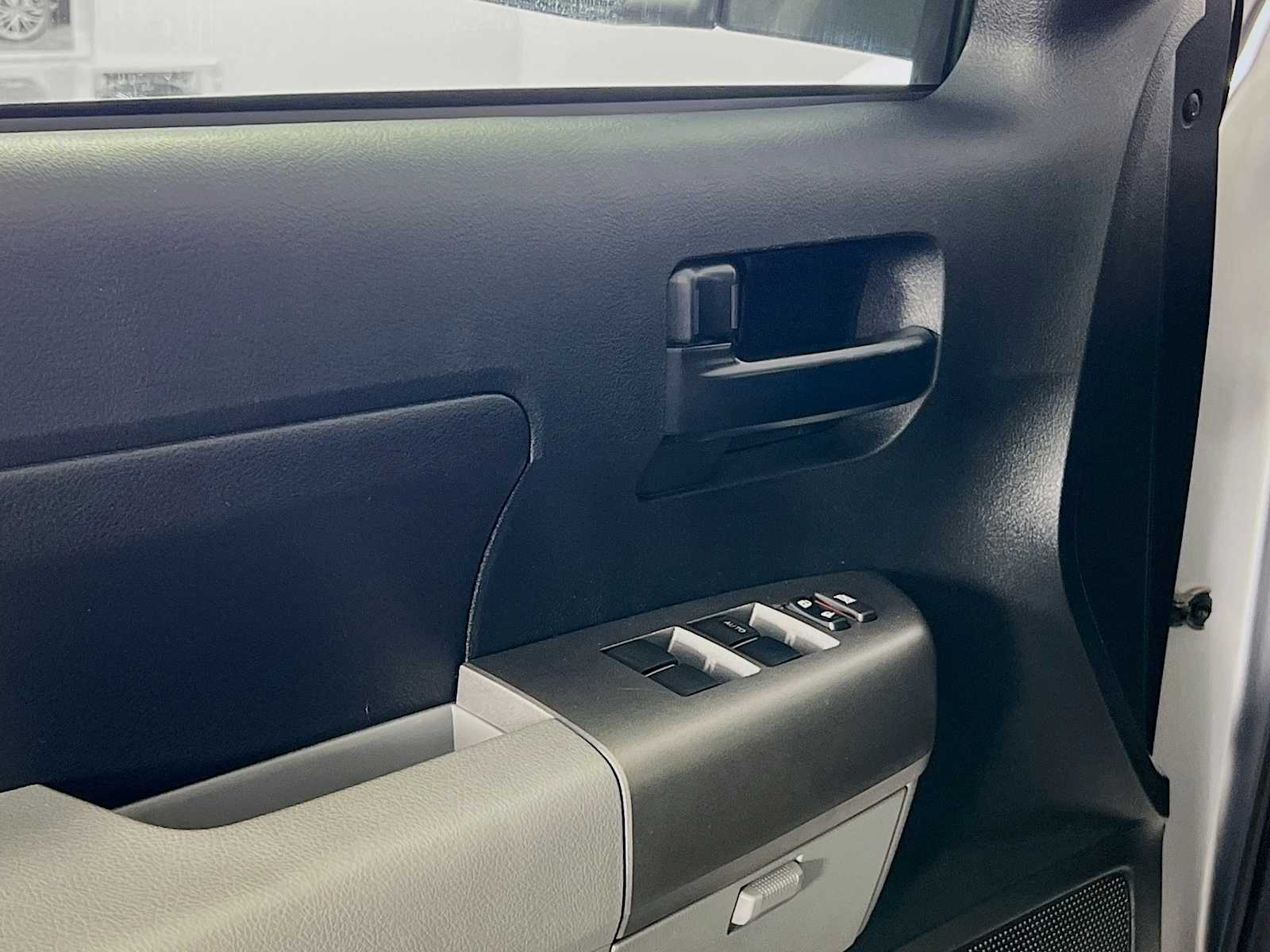 2012 Toyota Tundra  - Photo 16