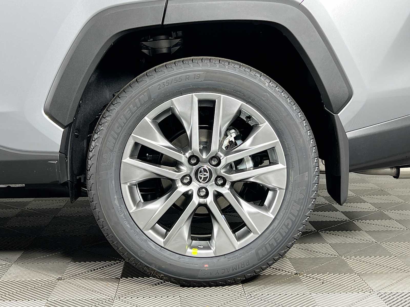 2025 Toyota RAV4 XLE Premium - Photo 19
