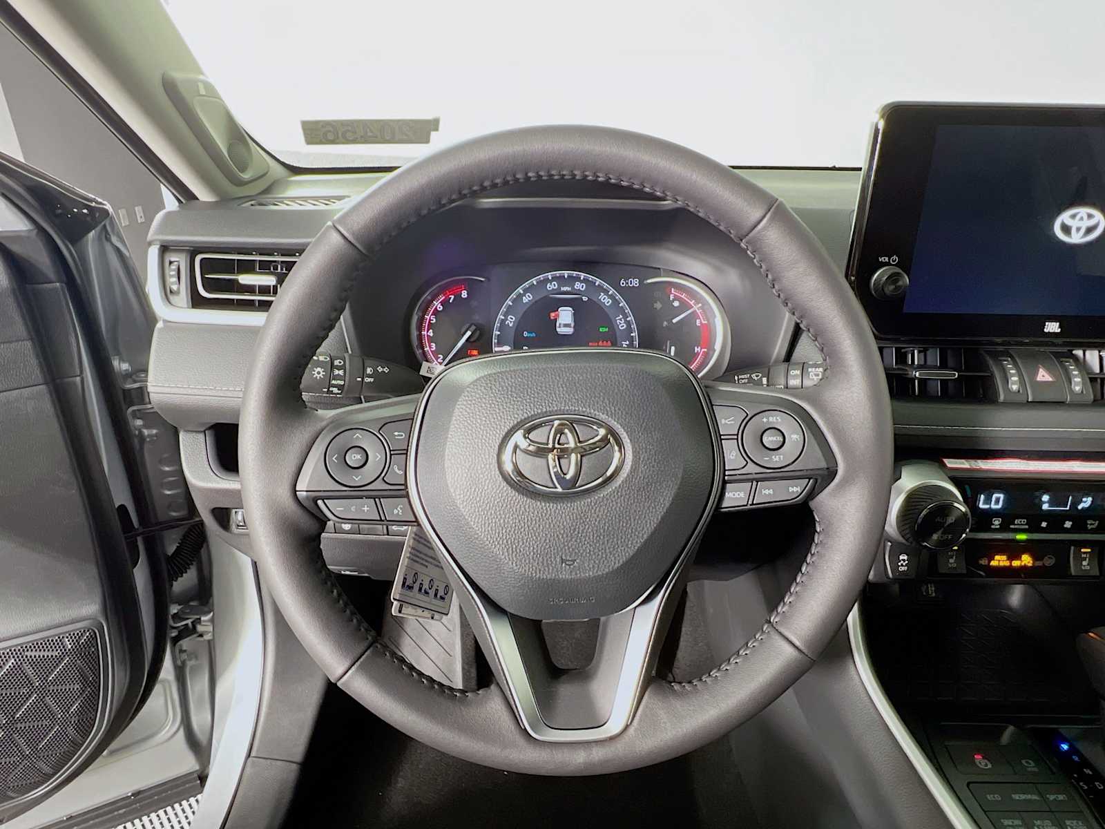 2025 Toyota RAV4 XLE Premium - Photo 7