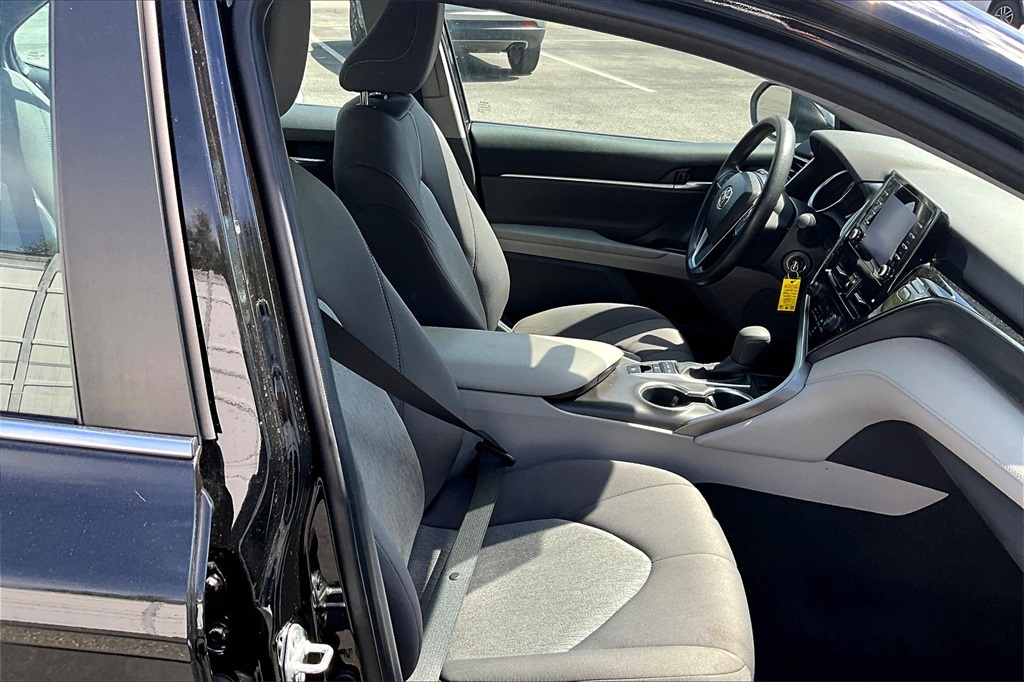 2023 Toyota Camry LE - Photo 11