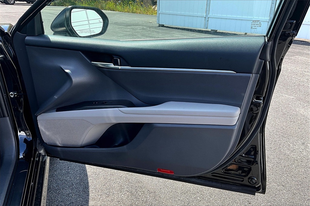 2023 Toyota Camry LE - Photo 12