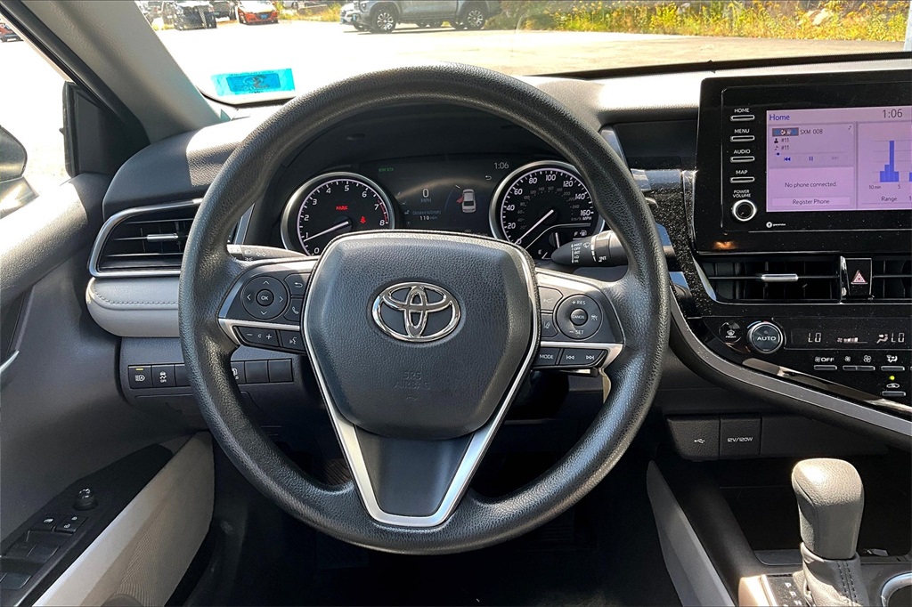 2023 Toyota Camry LE - Photo 17