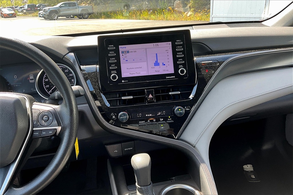 2023 Toyota Camry LE - Photo 18