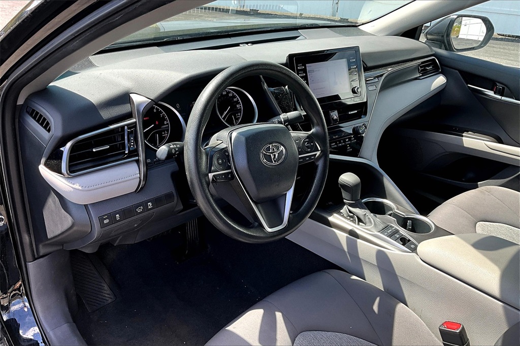 2023 Toyota Camry LE - Photo 8