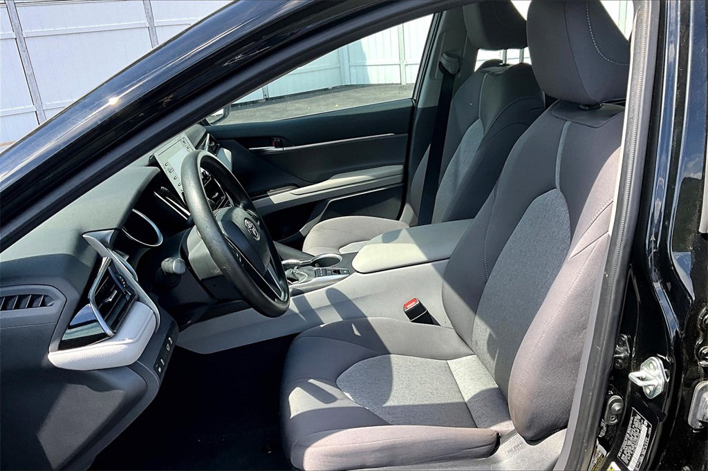 2023 Toyota Camry LE - Photo 10