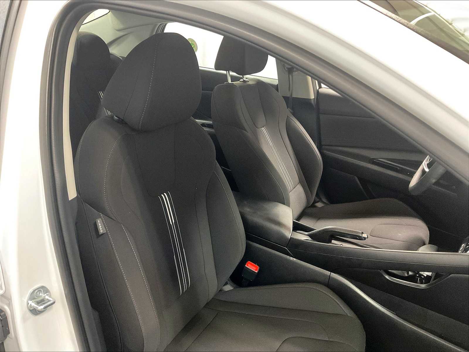 2024 Hyundai Elantra SEL - Photo 11