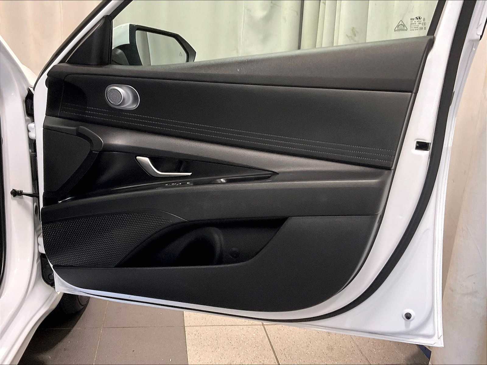 2024 Hyundai Elantra SEL - Photo 12