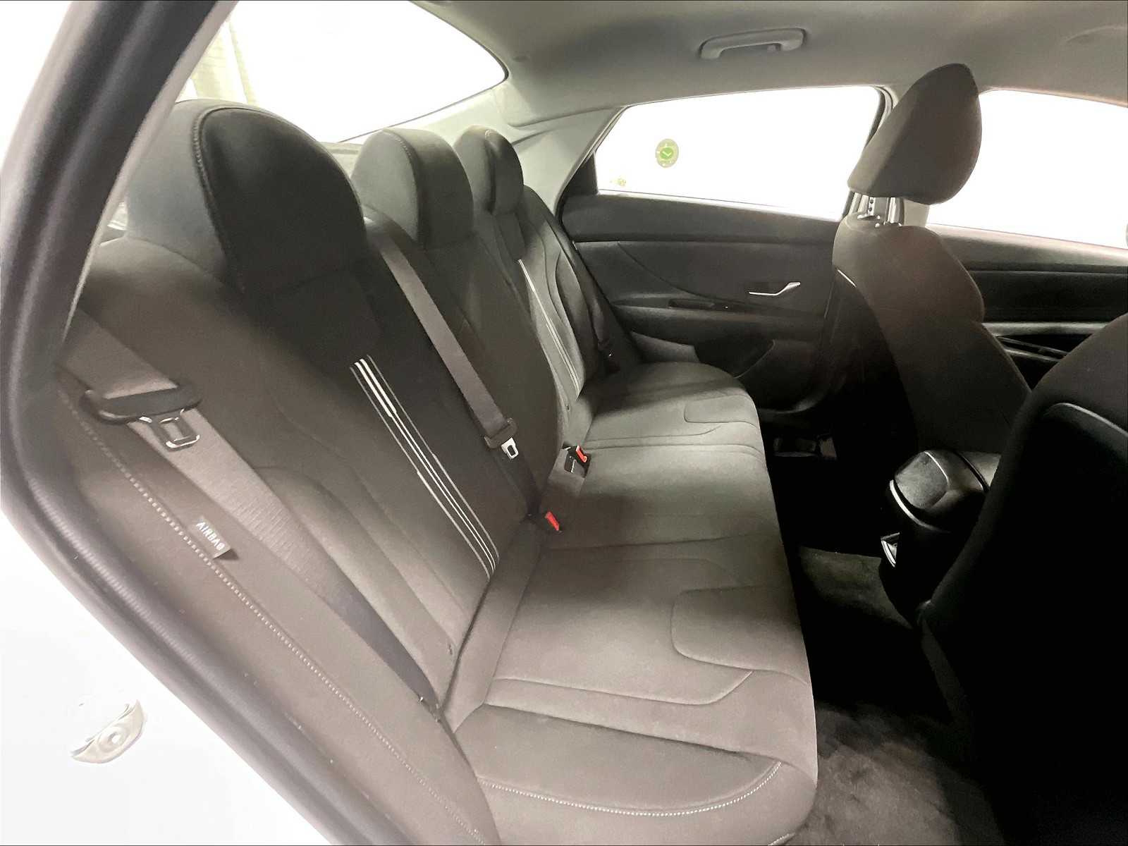 2024 Hyundai Elantra SEL - Photo 16
