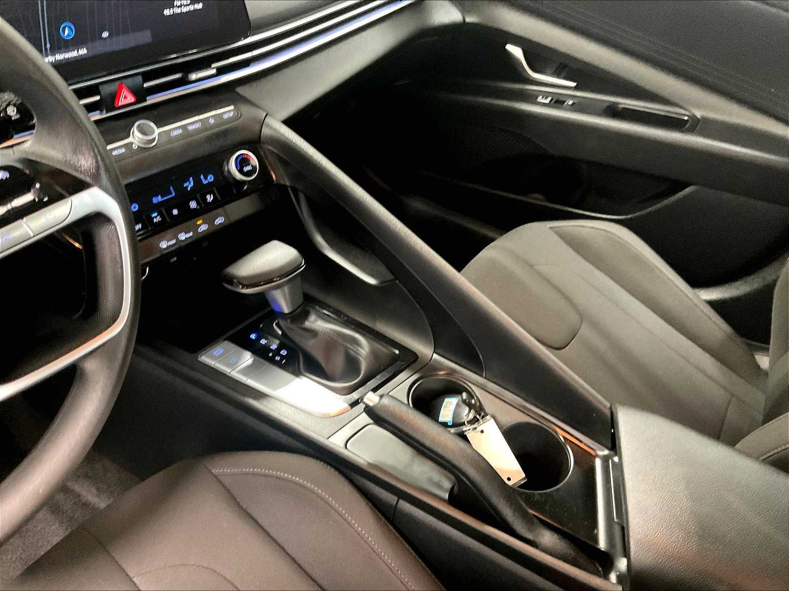 2024 Hyundai Elantra SEL - Photo 20