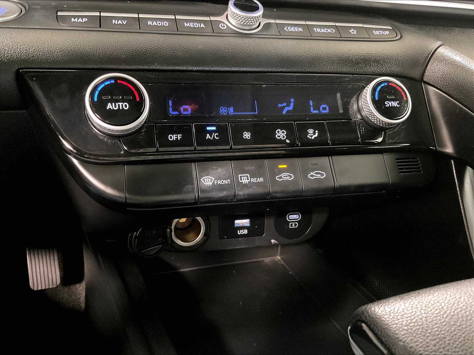 2024 Hyundai Elantra SEL - Photo 25
