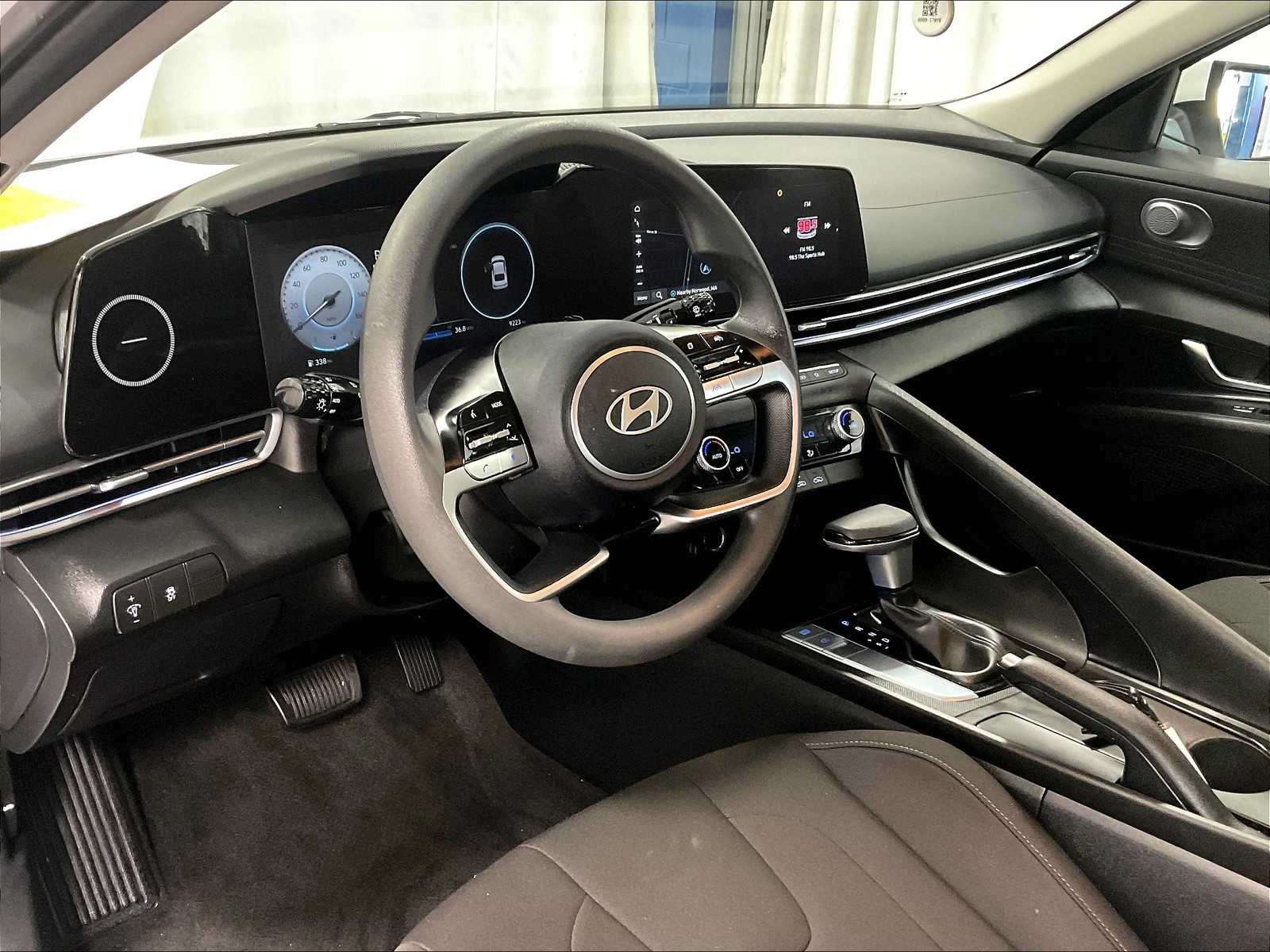2024 Hyundai Elantra SEL - Photo 8