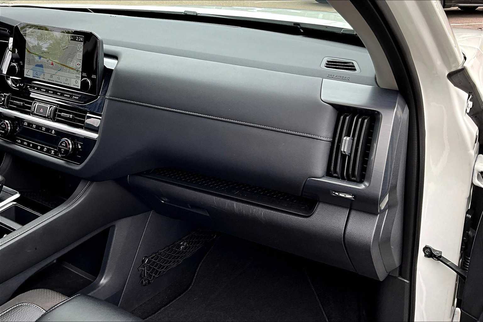 2024 Nissan Pathfinder SL - Photo 13