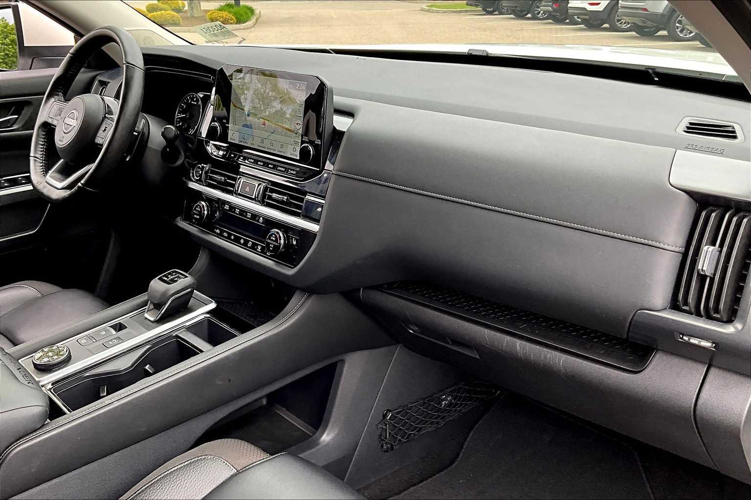 2024 Nissan Pathfinder SL - Photo 14