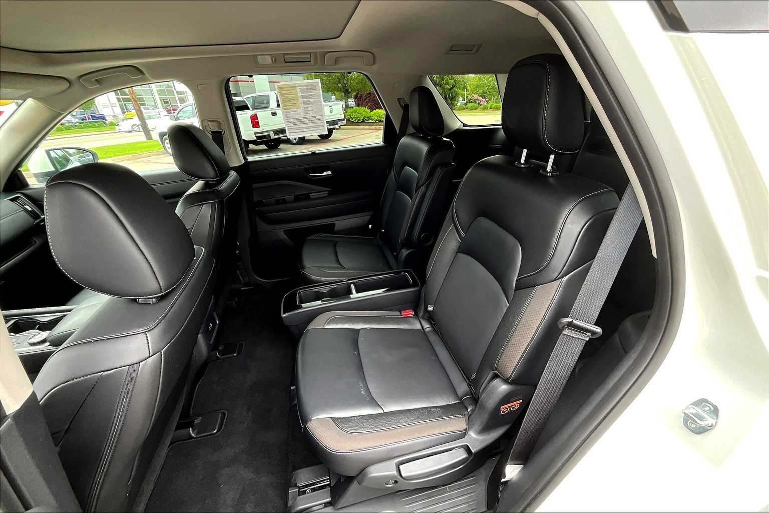 2024 Nissan Pathfinder SL - Photo 15