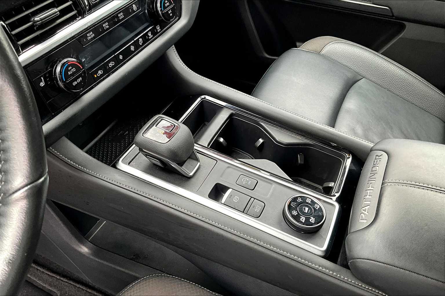 2024 Nissan Pathfinder SL - Photo 21