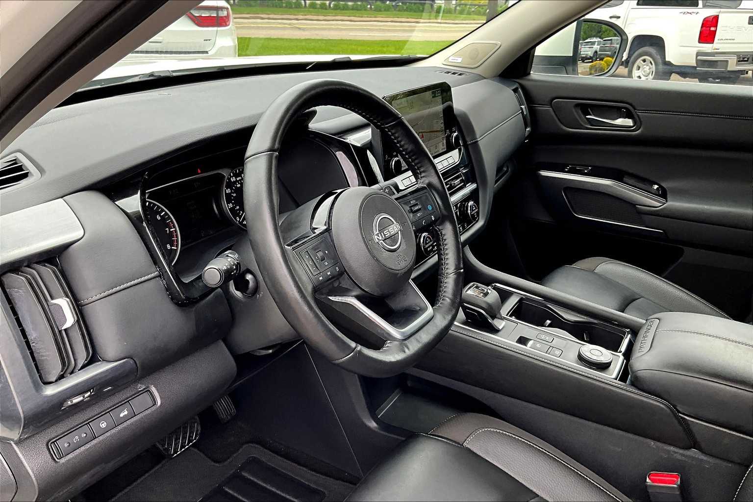 2024 Nissan Pathfinder SL - Photo 8