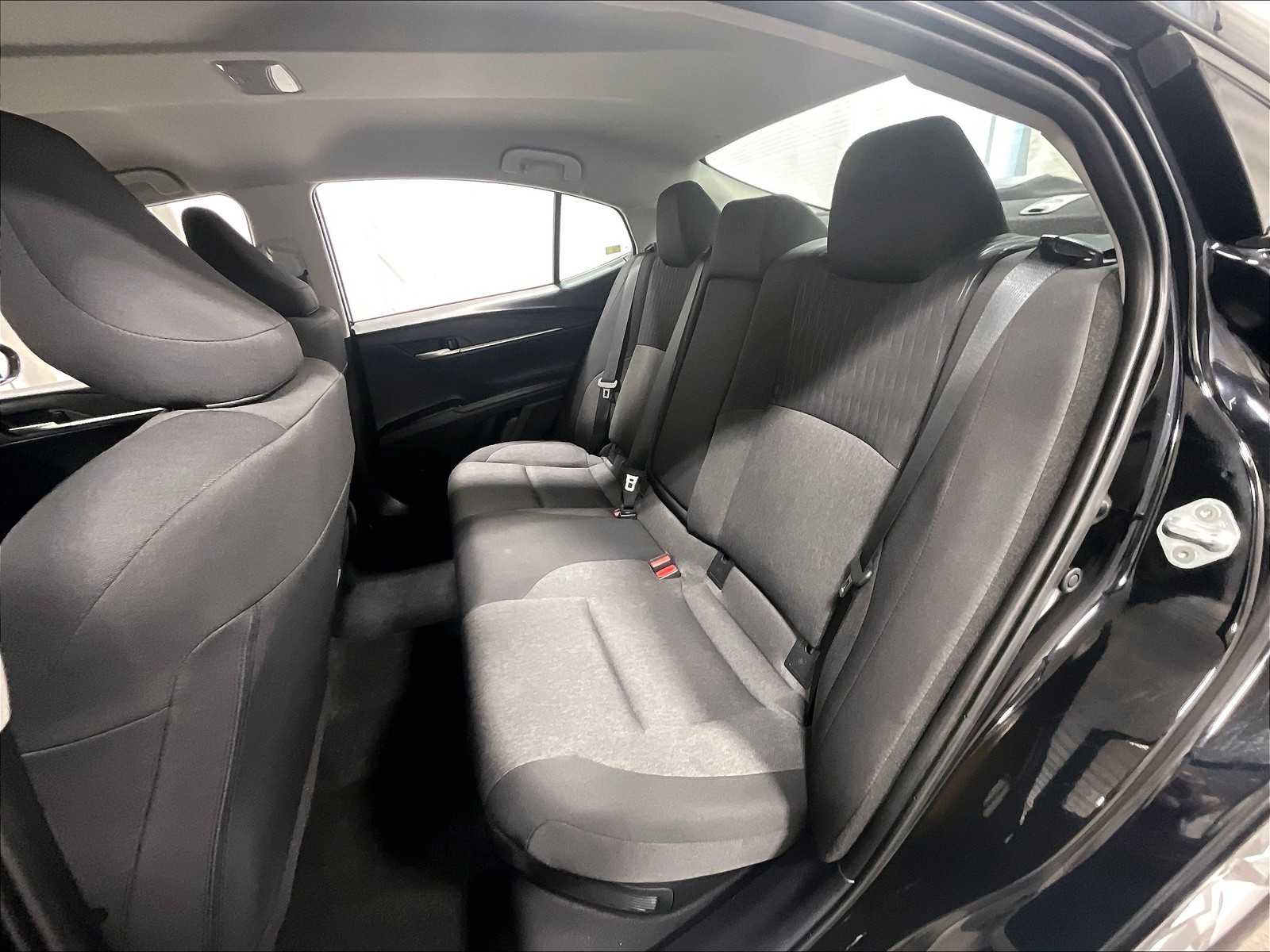 2025 Toyota Camry LE - Photo 15