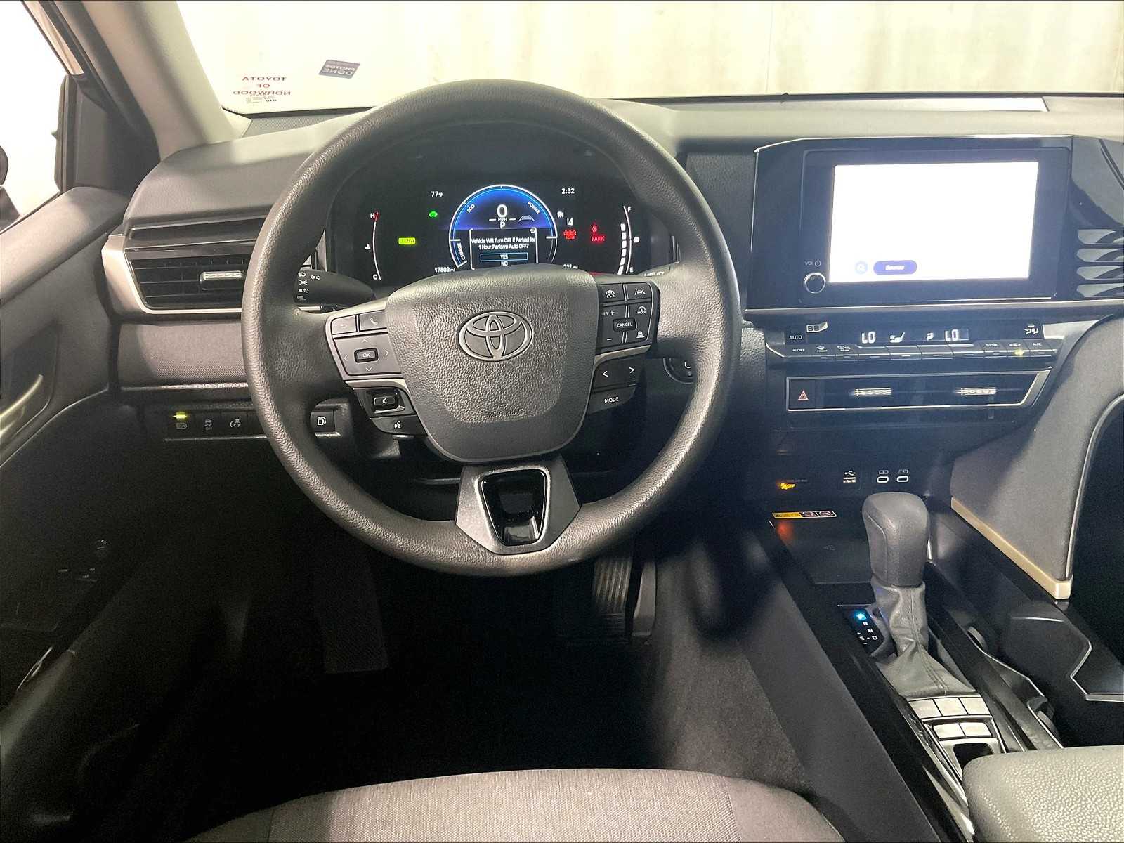 2025 Toyota Camry LE - Photo 17