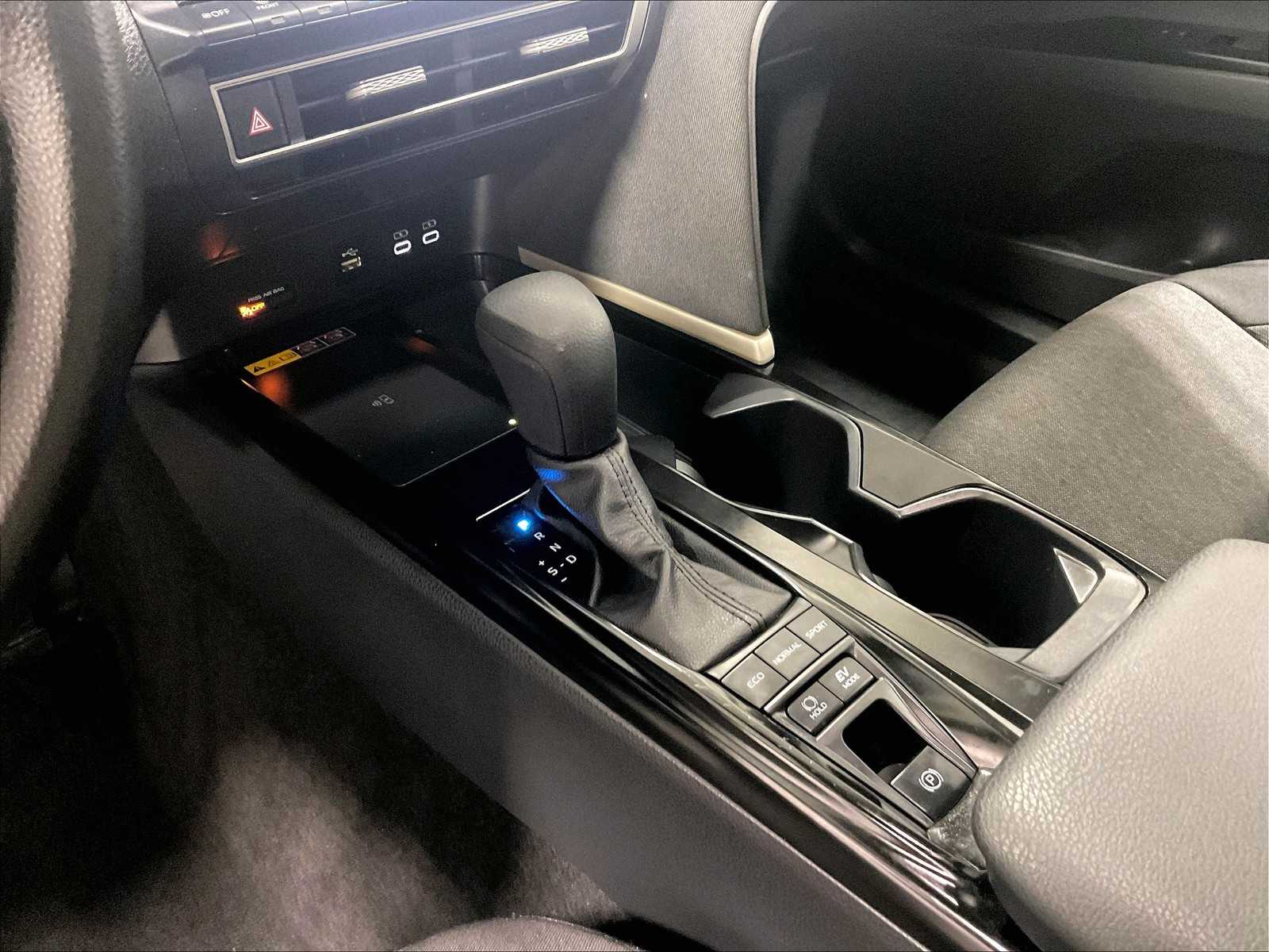 2025 Toyota Camry LE - Photo 20