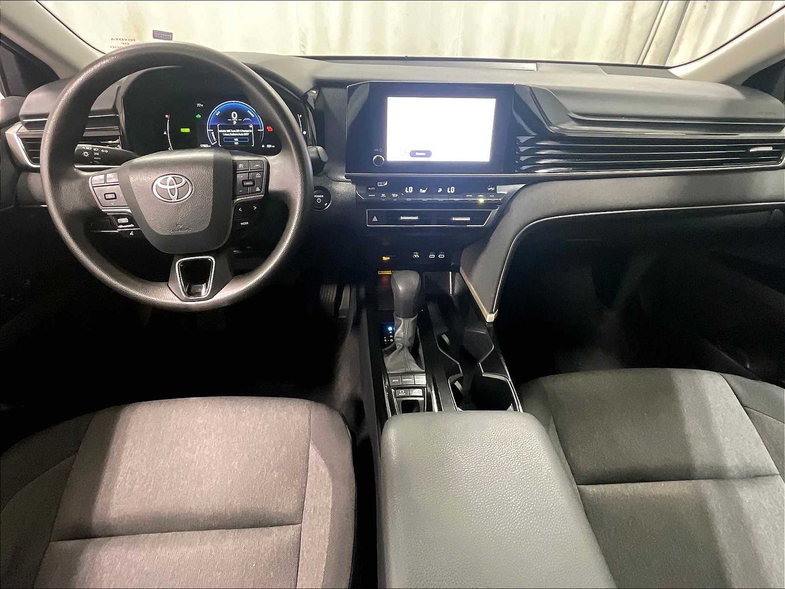 2025 Toyota Camry LE - Photo 21