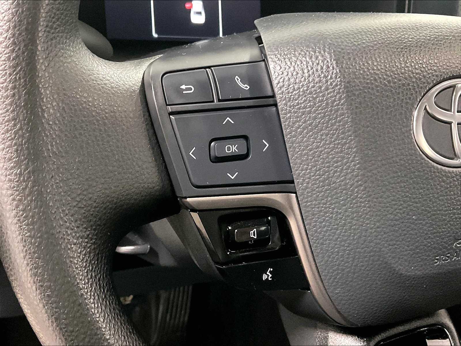 2025 Toyota Camry LE - Photo 22