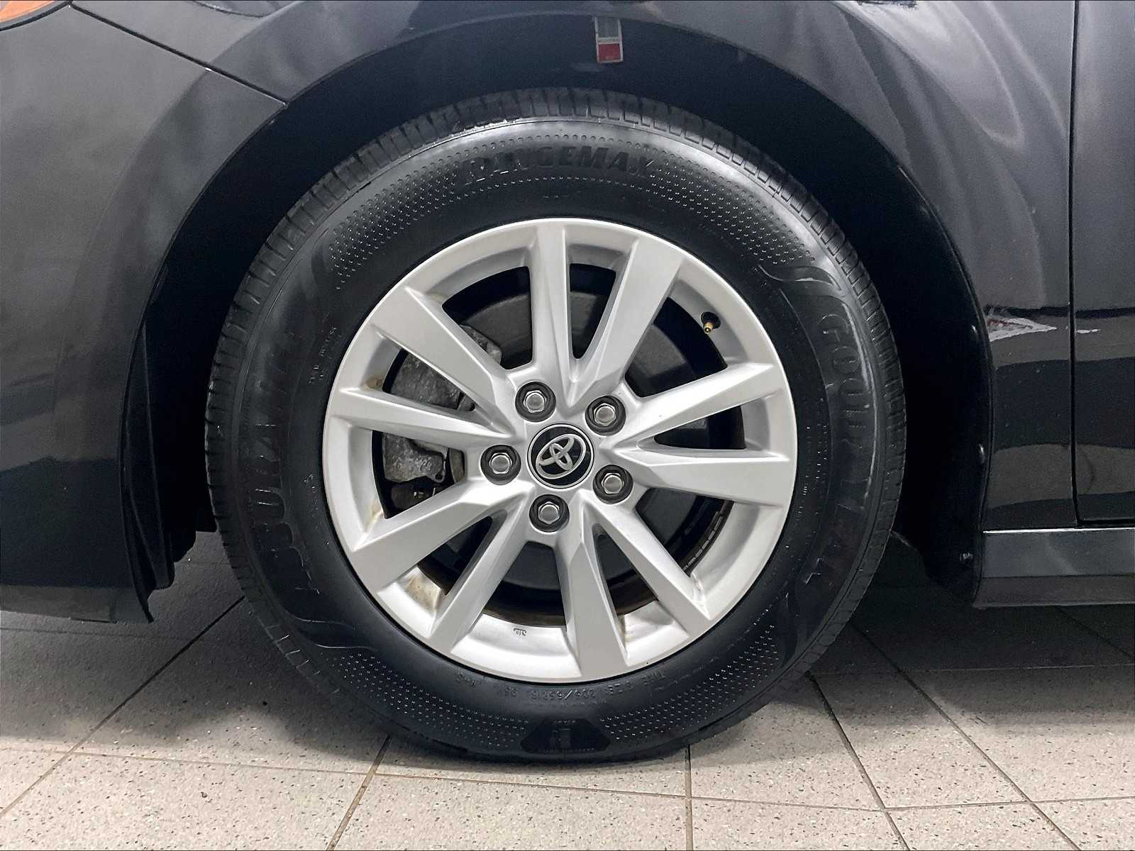 2025 Toyota Camry LE - Photo 7