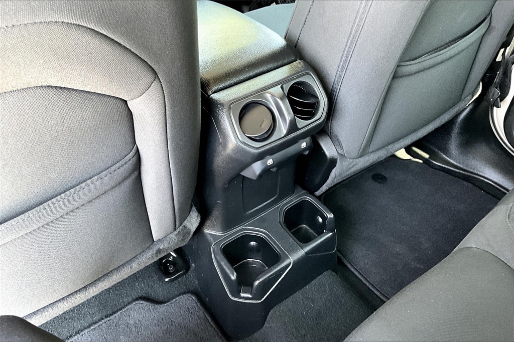 2022 Jeep Gladiator Sport - Photo 28