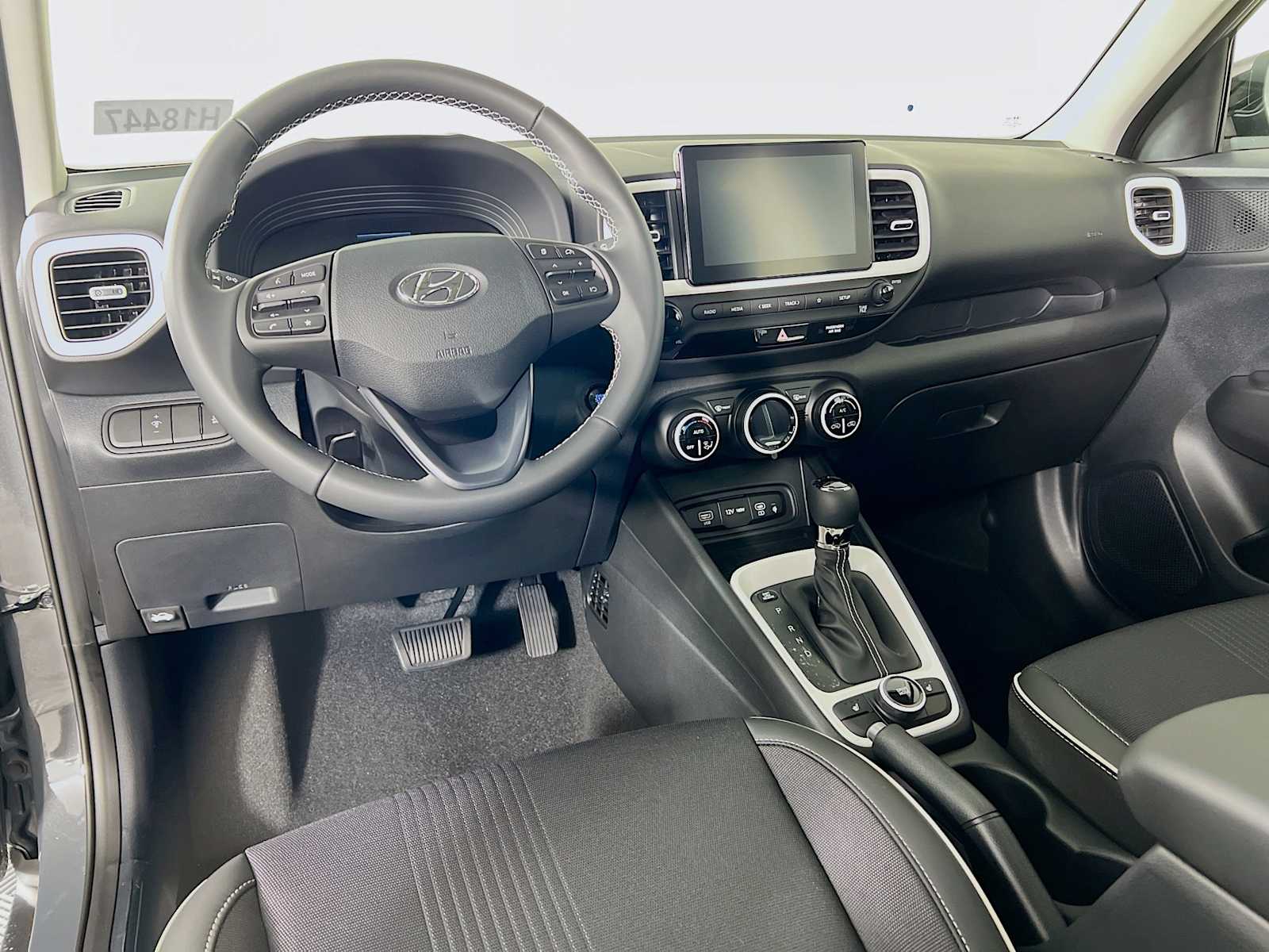2026 Hyundai Venue SEL - Photo 6