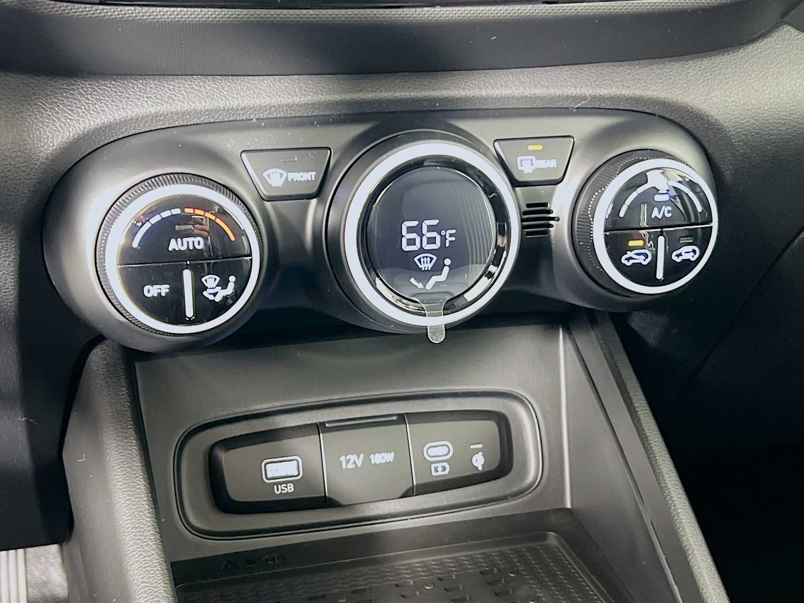 2026 Hyundai Venue SEL - Photo 10