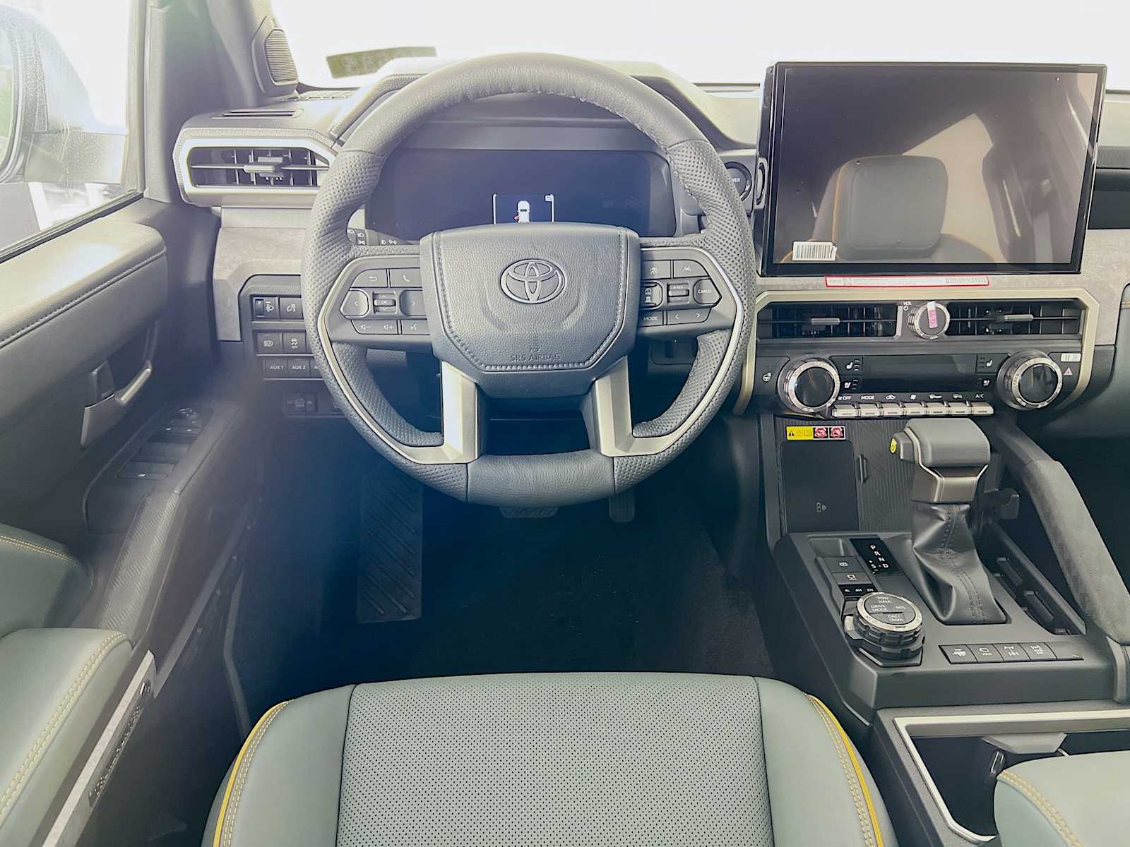 2025 Toyota Tacoma Trailhunter Hybrid - Photo 14