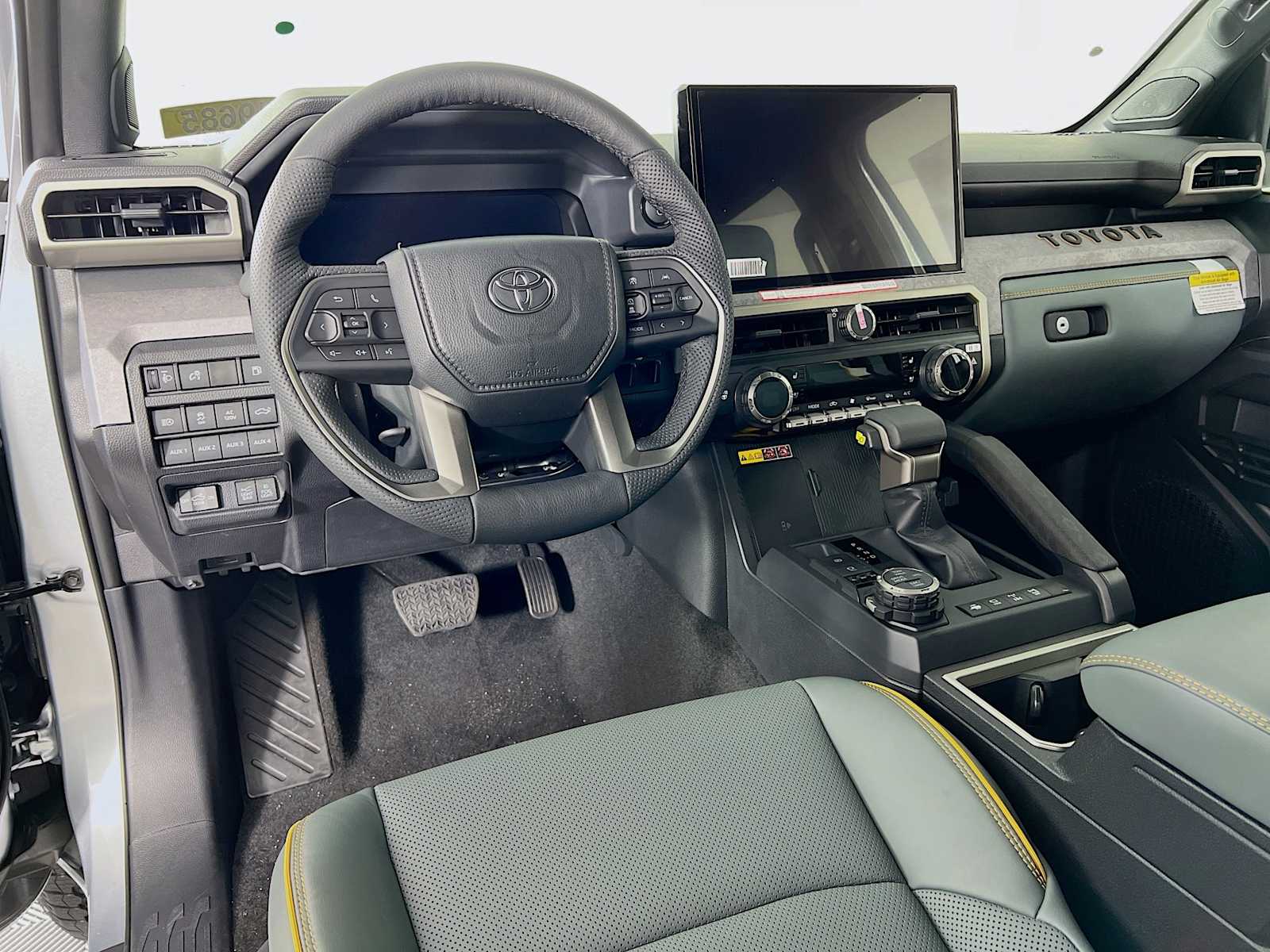 2025 Toyota Tacoma Trailhunter Hybrid - Photo 6