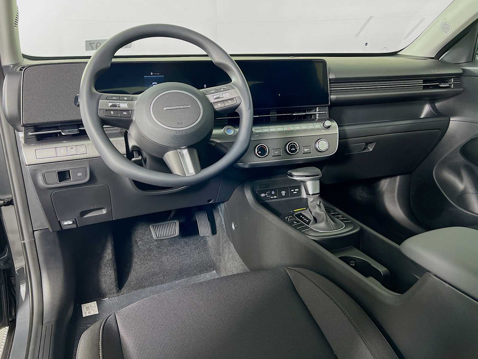 2026 Hyundai Kona SE - Photo 6