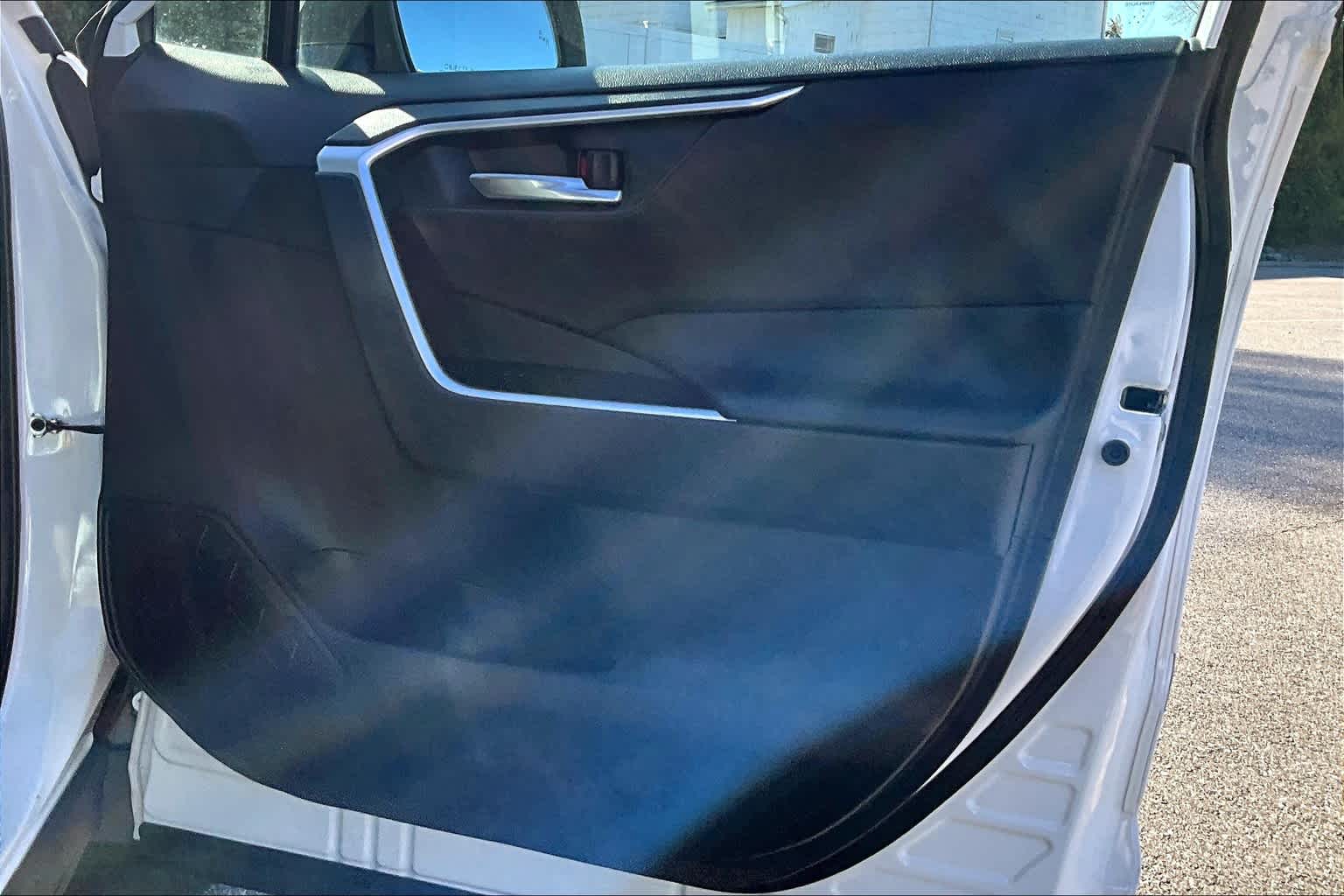 2022 Toyota RAV4 Hybrid XLE - Photo 12