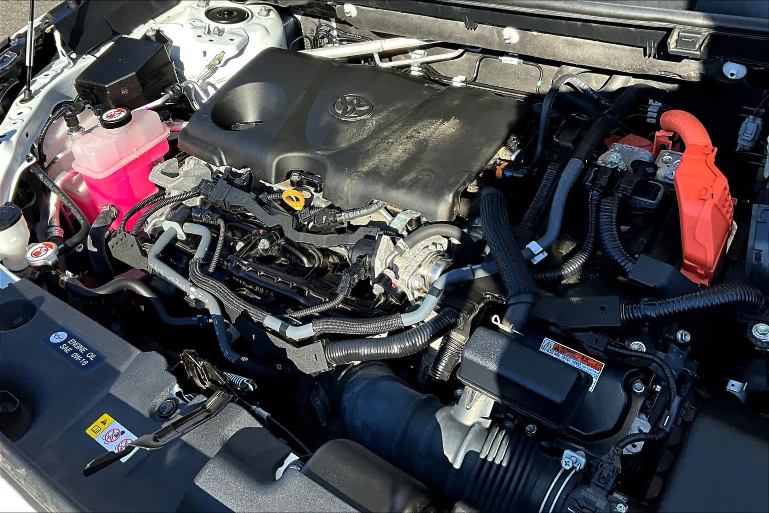 2022 Toyota RAV4 Hybrid XLE - Photo 35
