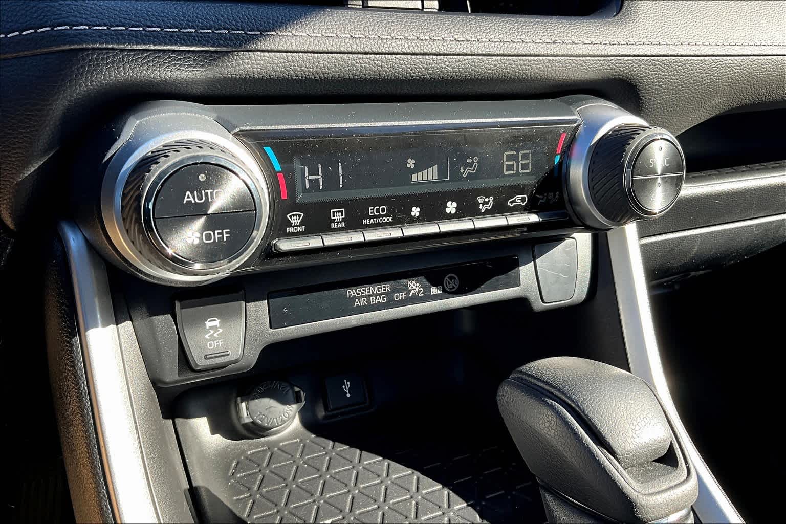 2022 Toyota RAV4 Hybrid XLE - Photo 48