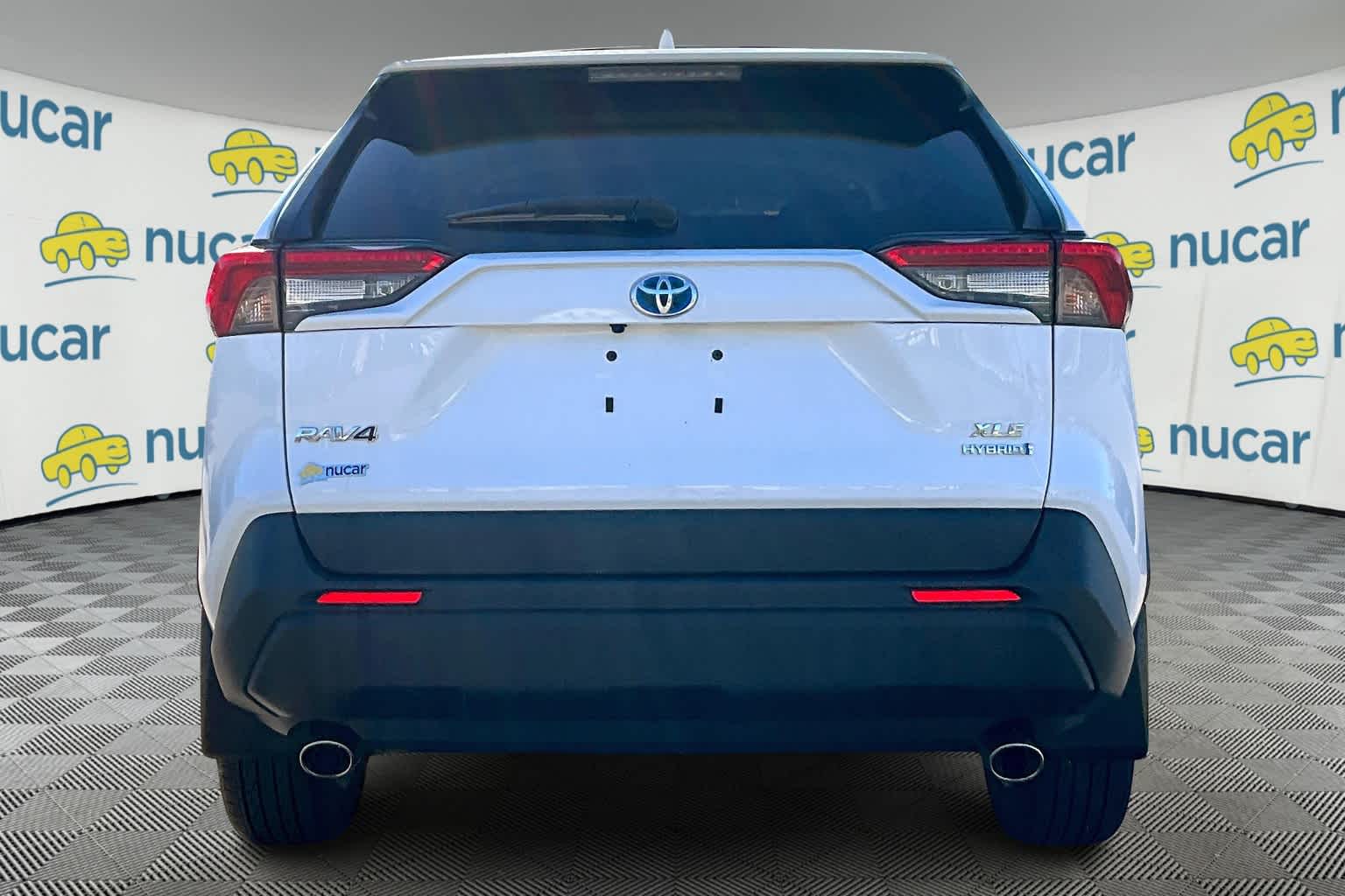 2022 Toyota RAV4 Hybrid XLE - Photo 5