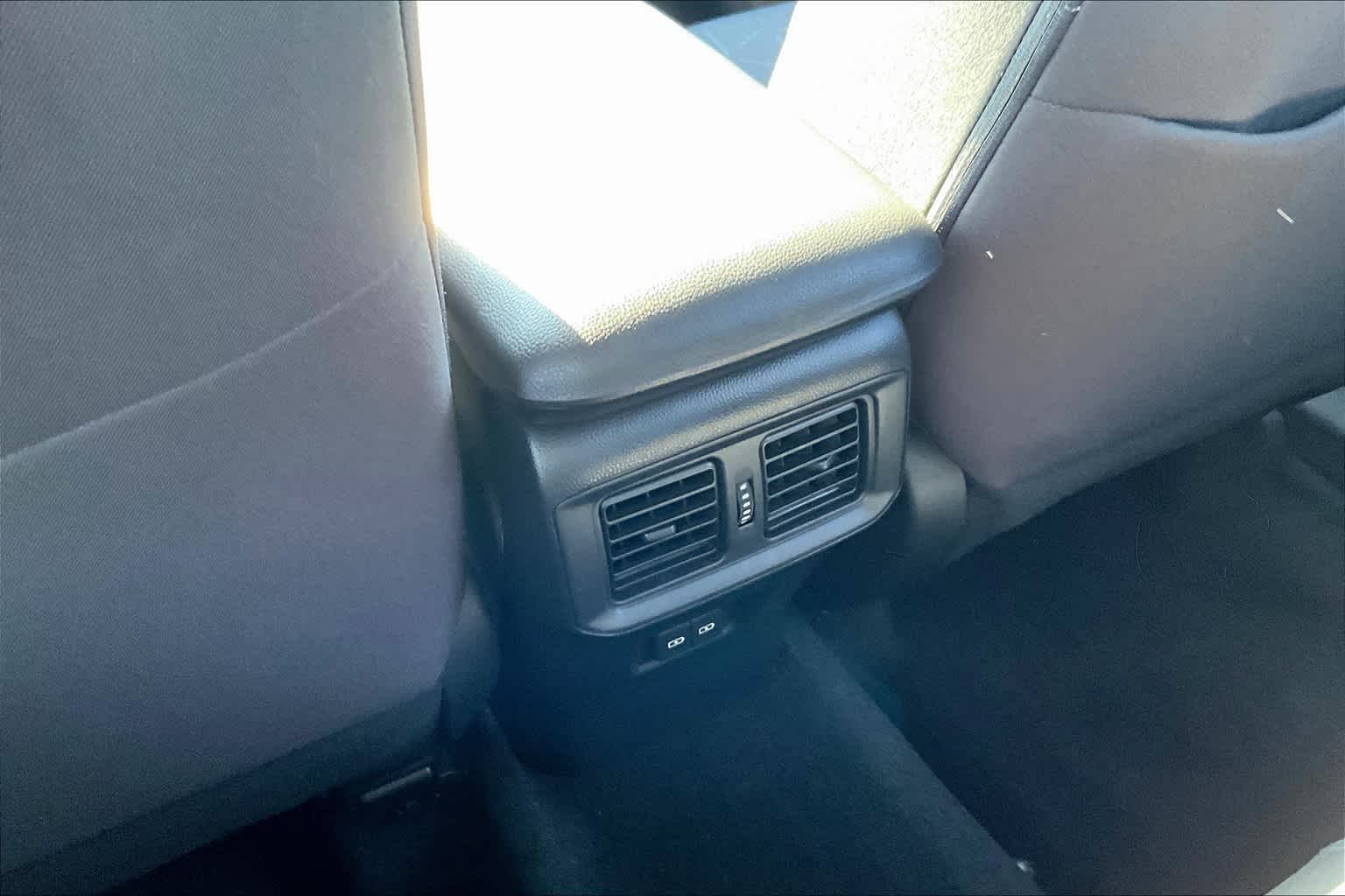 2022 Toyota RAV4 Hybrid XLE - Photo 52