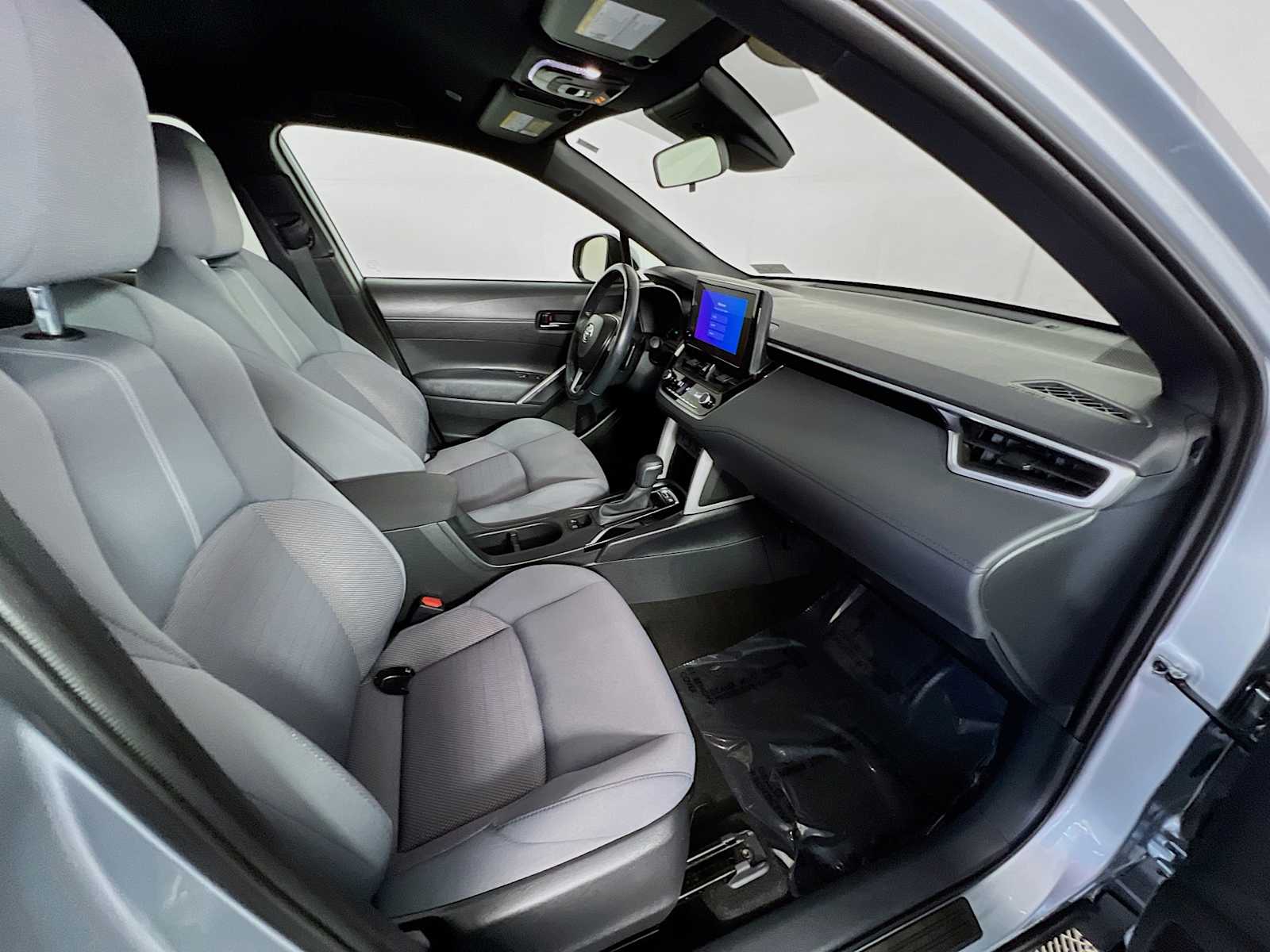 2023 Toyota Corolla Cross Hybrid SE - Photo 26