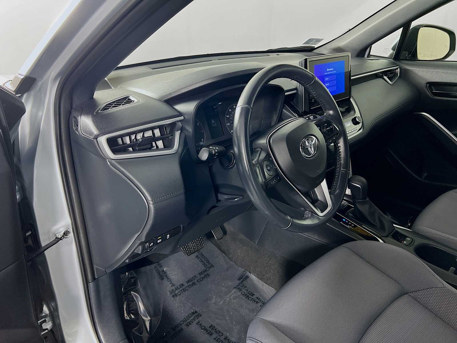 2023 Toyota Corolla Cross Hybrid SE - Photo 9