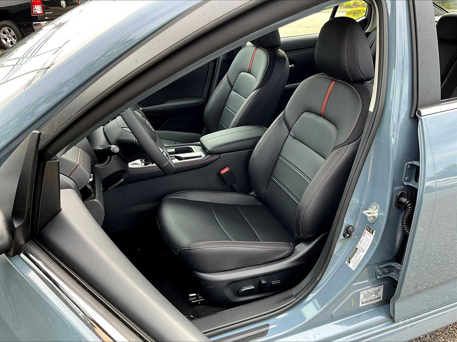 2025 Nissan Sentra SR - Photo 11