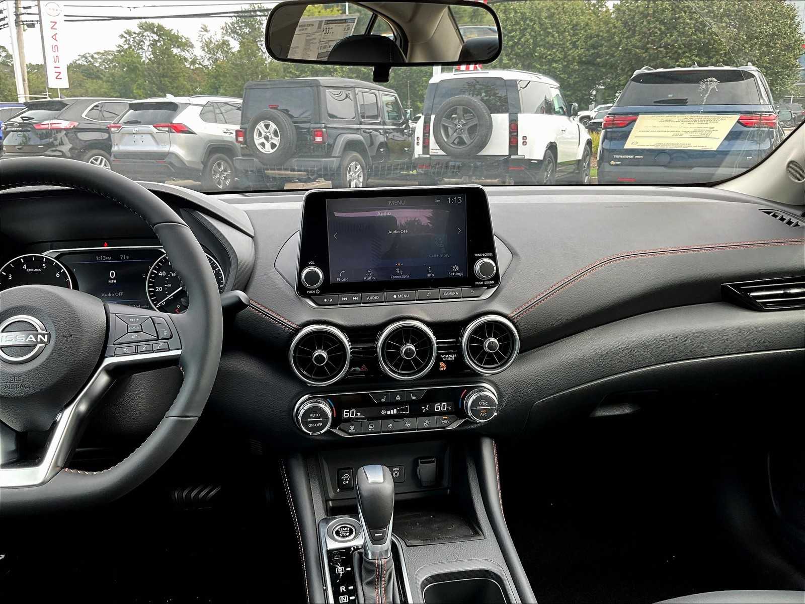 2025 Nissan Sentra SR - Photo 13