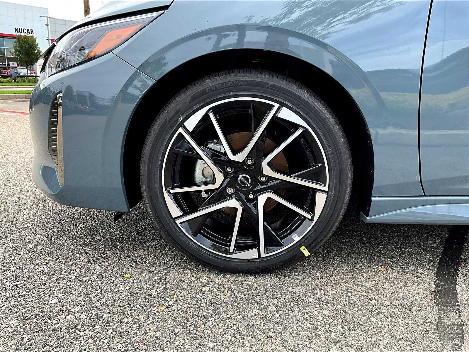 2025 Nissan Sentra SR - Photo 8