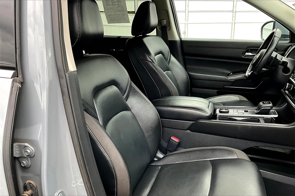2022 Nissan Pathfinder SL - Photo 11