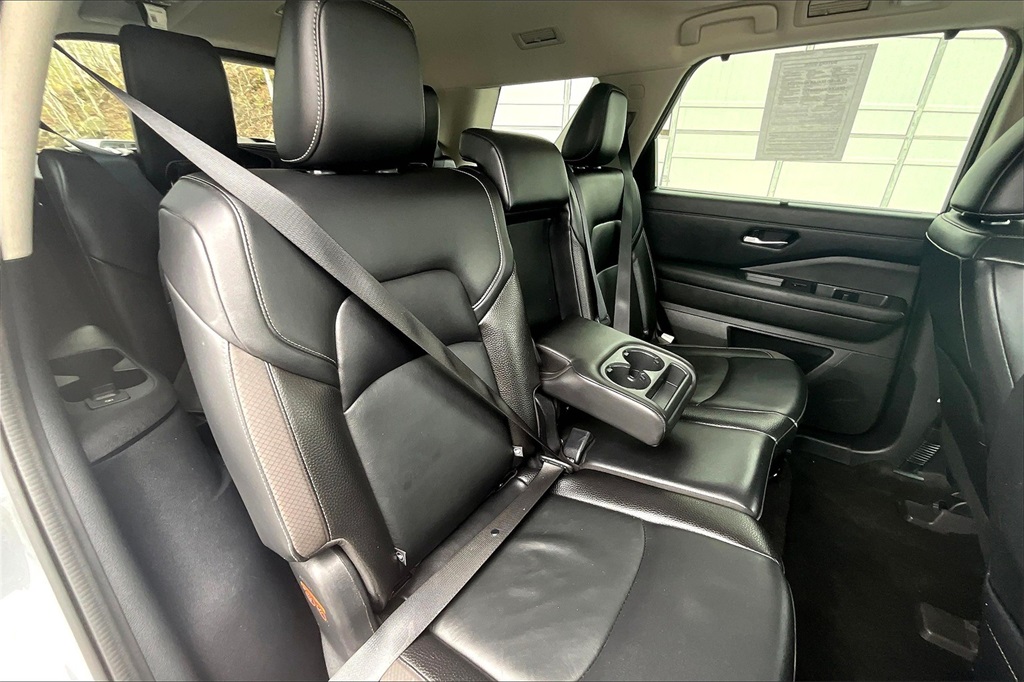 2022 Nissan Pathfinder SL - Photo 16