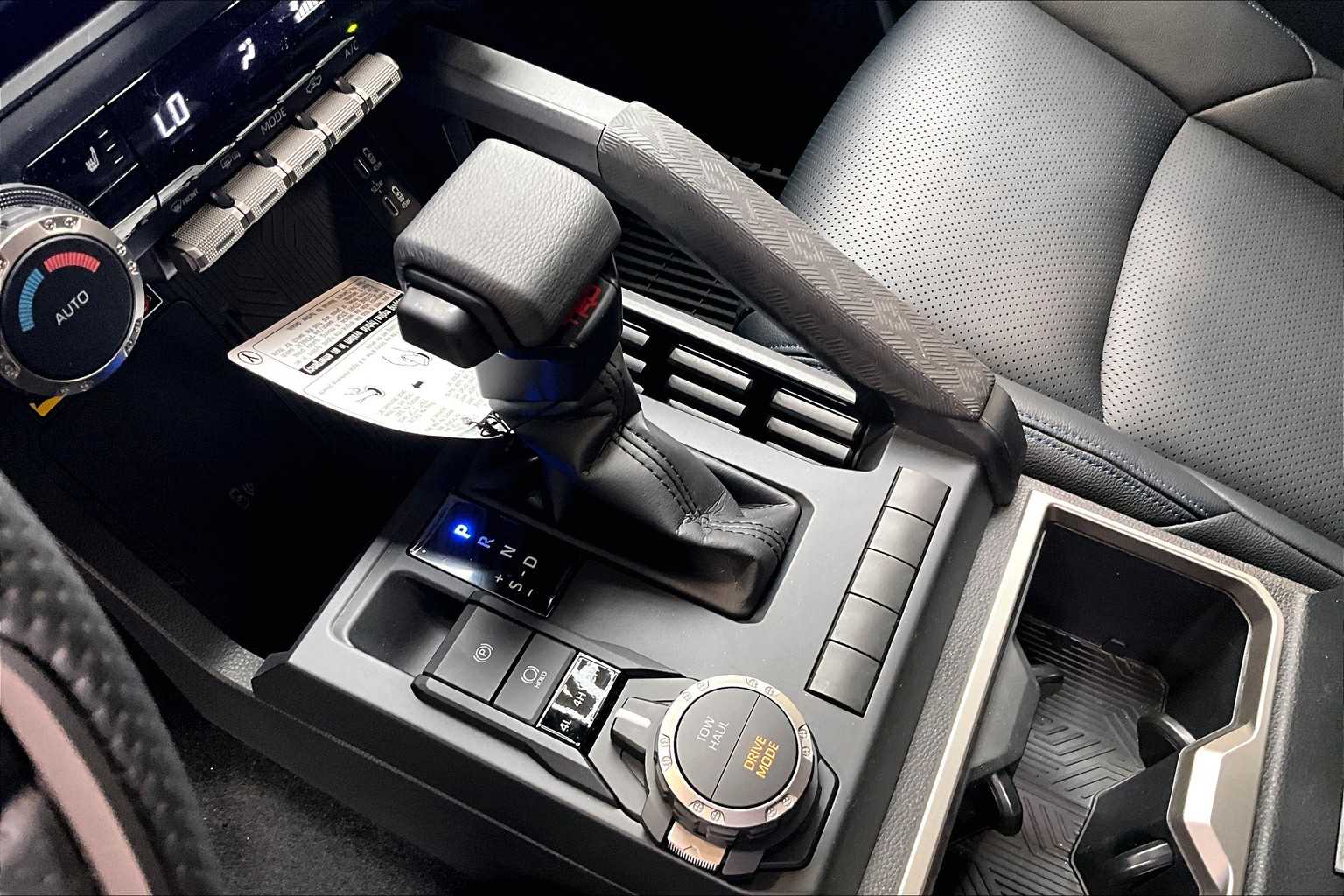 2025 Toyota Tacoma TRD Sport - Photo 14