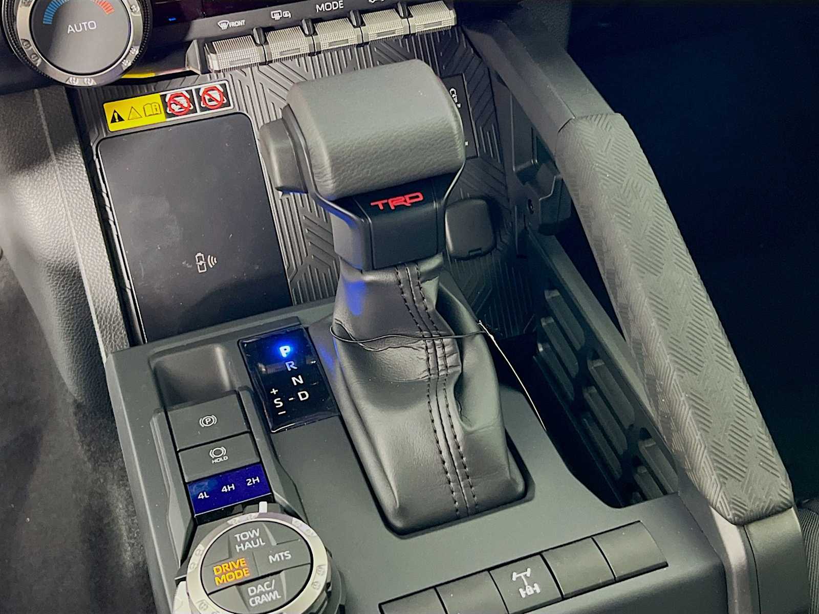 2025 Toyota Tacoma TRD Off Road Hybrid - Photo 11