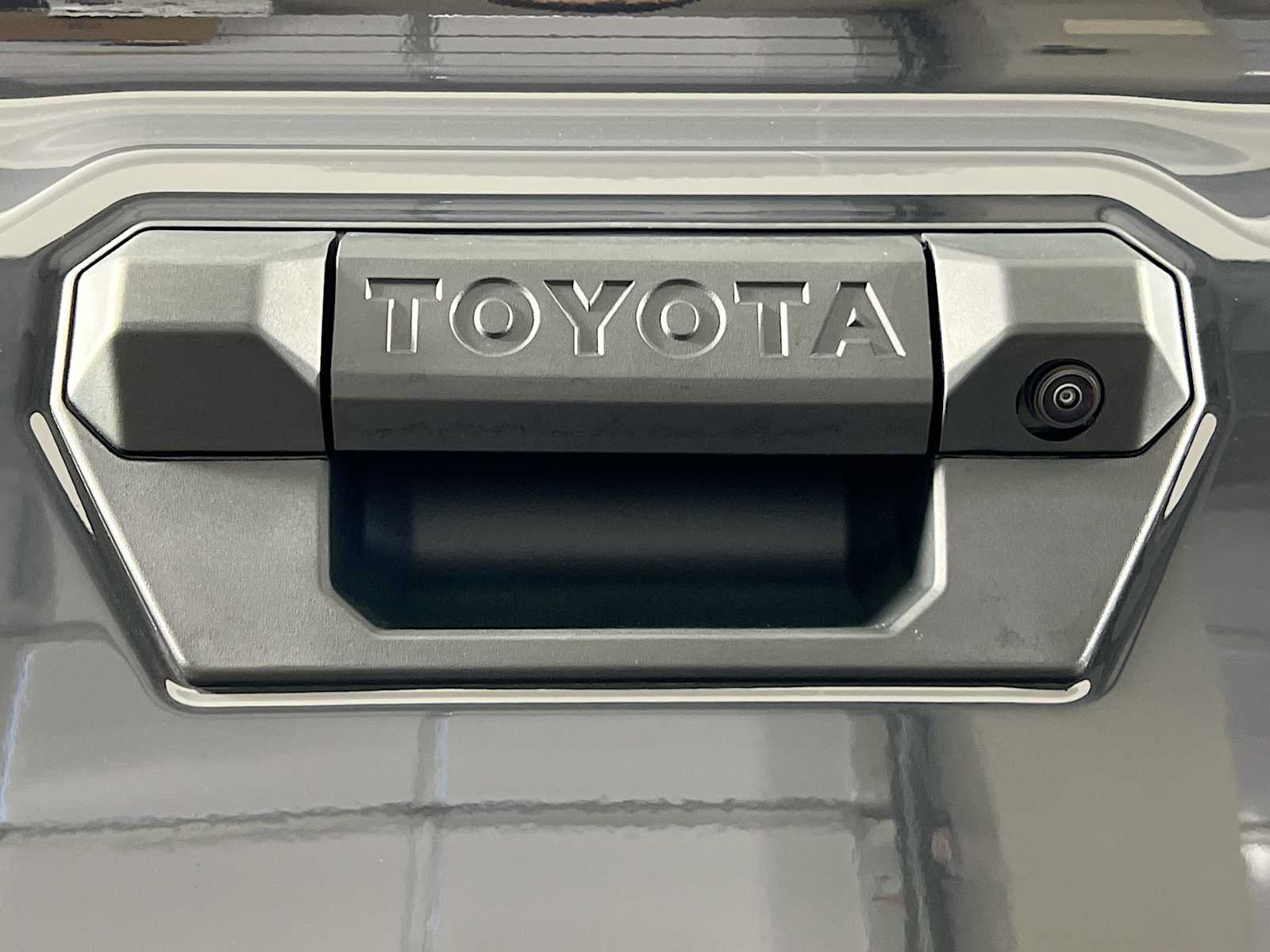 2025 Toyota Tacoma TRD Off Road Hybrid - Photo 17