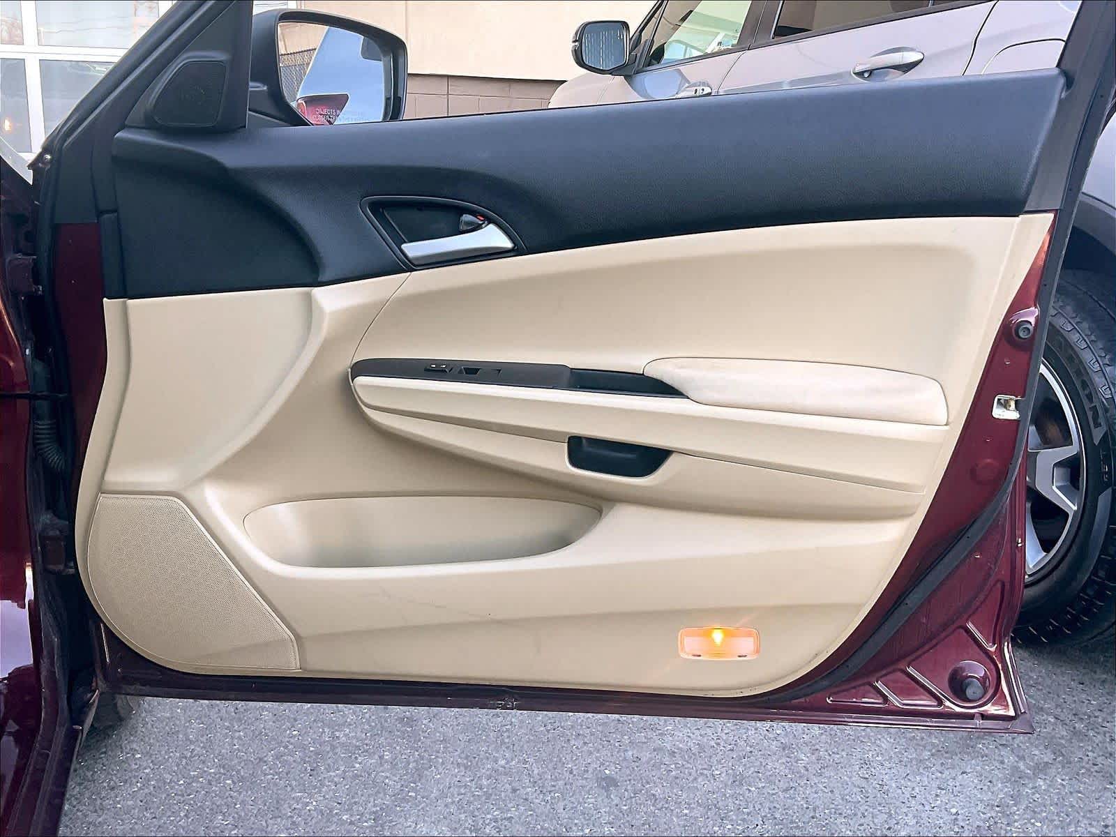 2011 Honda Accord LX - Photo 12